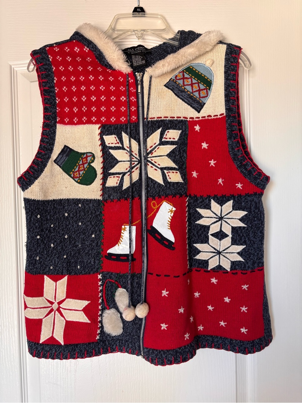 All Points Christmas Full Zip Sweater Vest Hood embroidered women’s Large winter